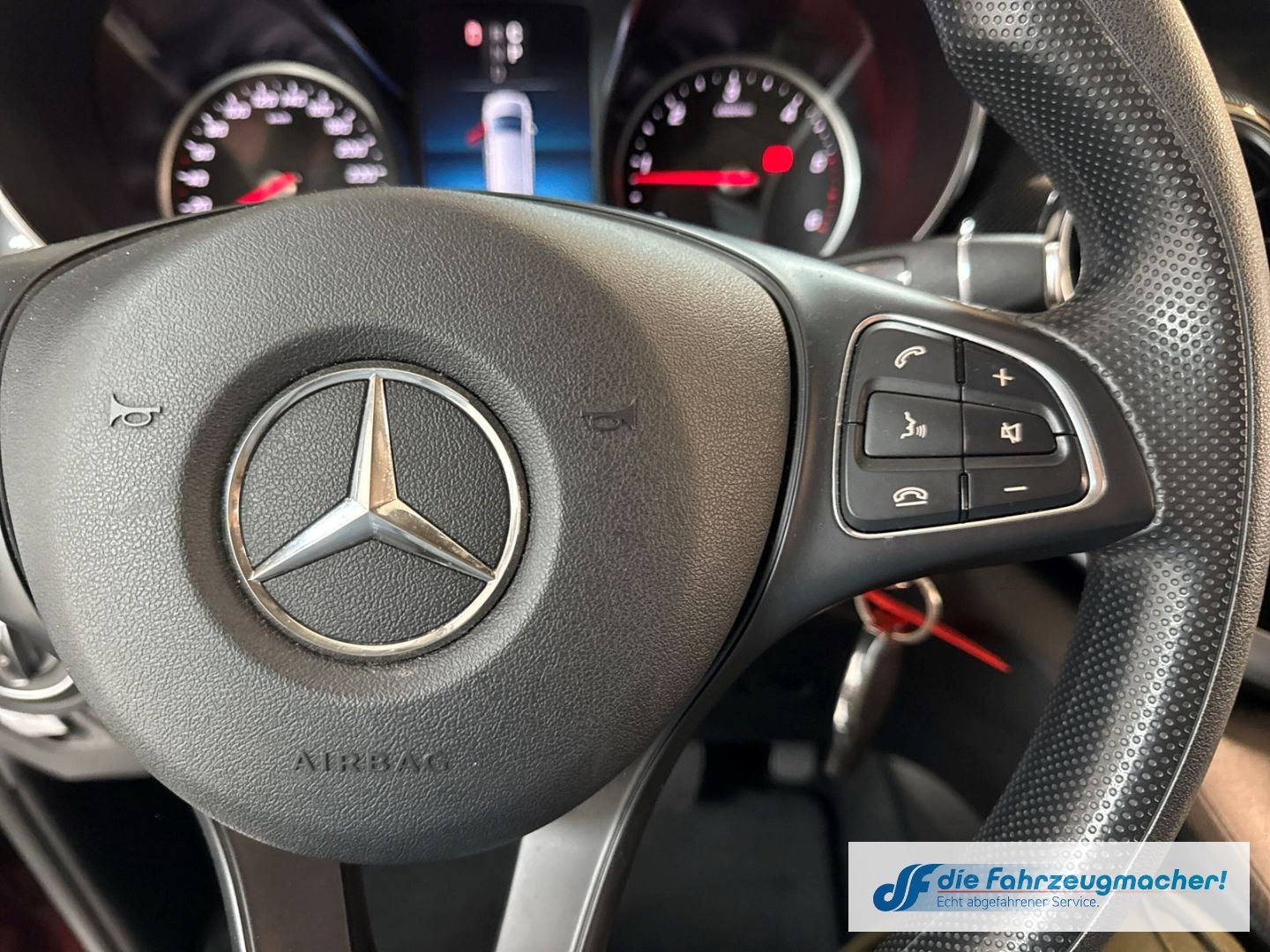 Fahrzeugabbildung Mercedes-Benz V 220 d RISE kompakt Navi Apple CarPlay Android