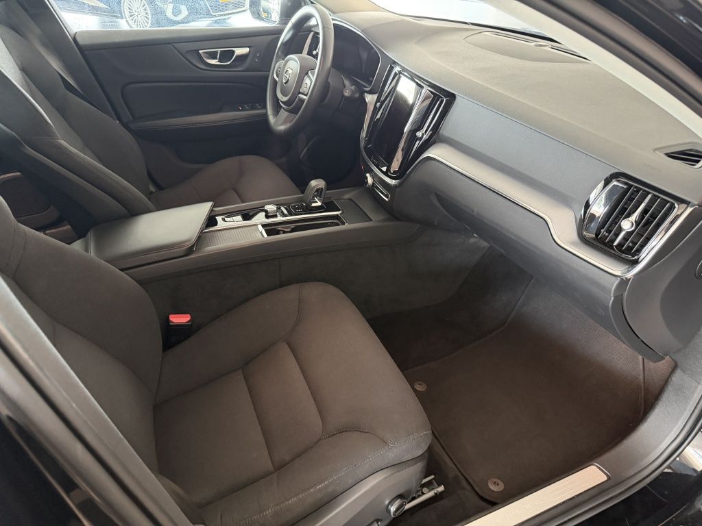 Volvo V60 2.0 B3 Momentum Business imagem 3