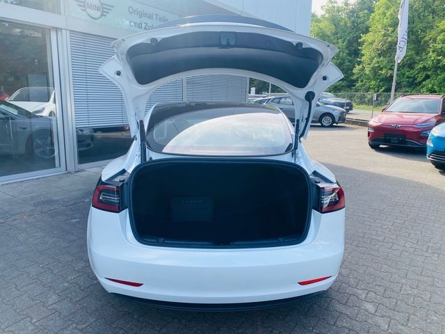 Fahrzeugabbildung Tesla Model 3 PERFORM AWD PANO+NAVI+STDHZ+LED+SHZ+KAM+