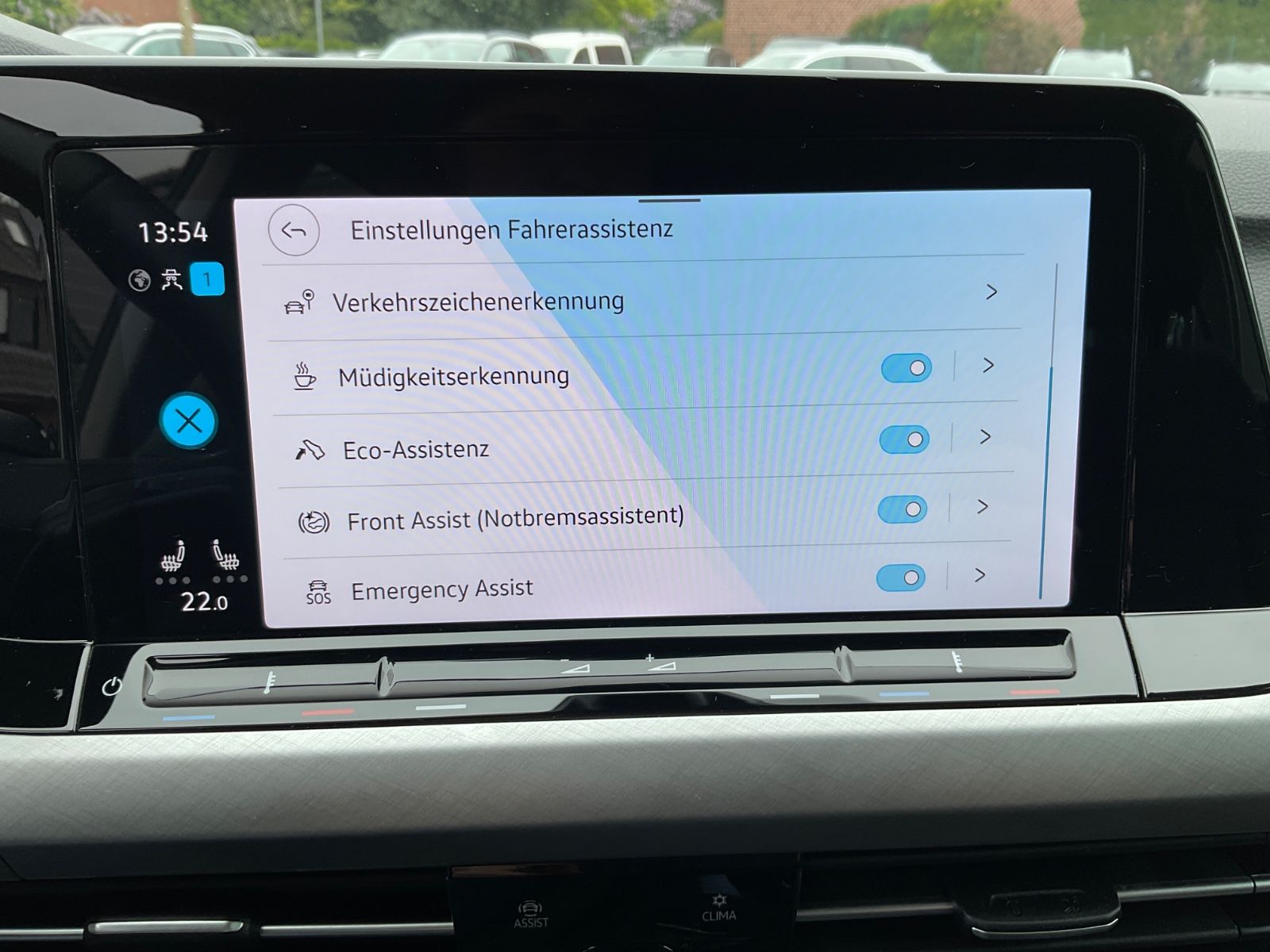 Fahrzeugabbildung Volkswagen Golf Variant 1.5 eTSI DSG Life,LED,AHK,ACC,carpl