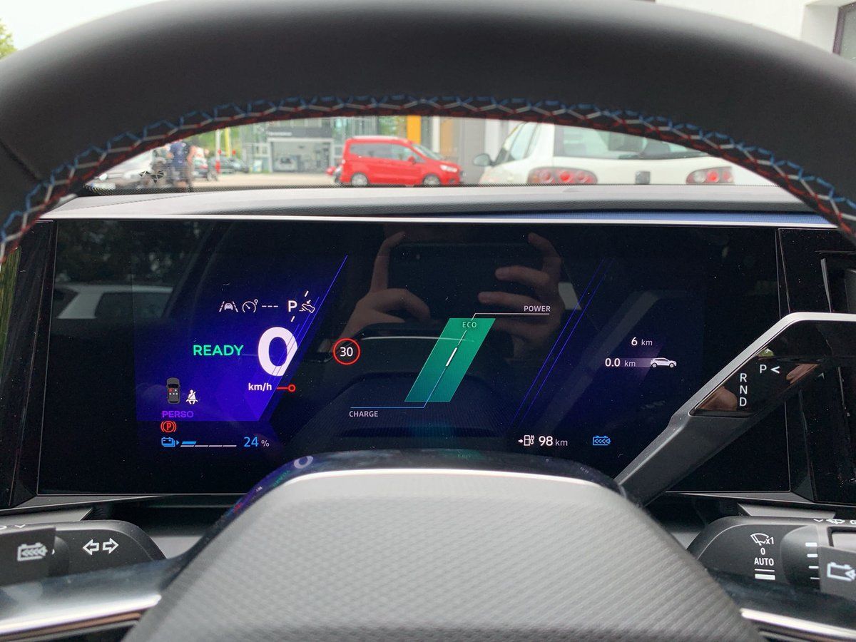 Renault Megane E-TECH - Bild 16