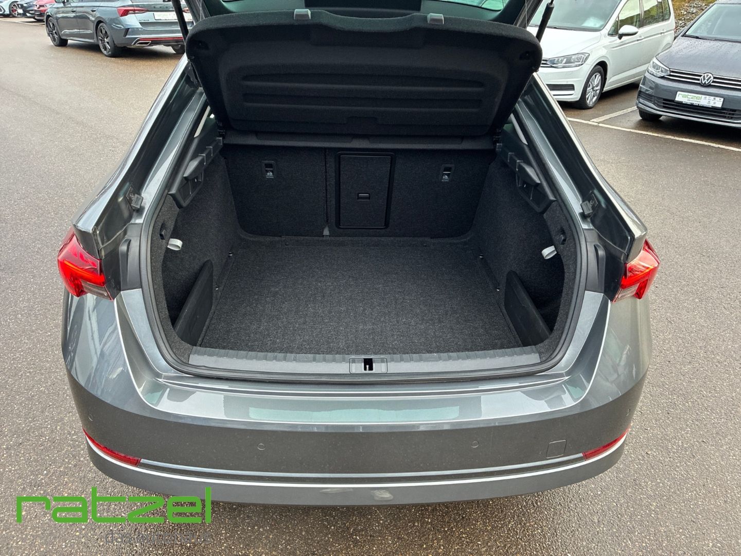 Fahrzeugabbildung SKODA Octavia 2.0 TDI DPF Style Kamera Navi ACC LED La