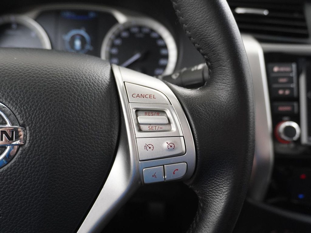 Nissan Navara 2.3 dCi N-Connecta King Cab AHK | Cruise