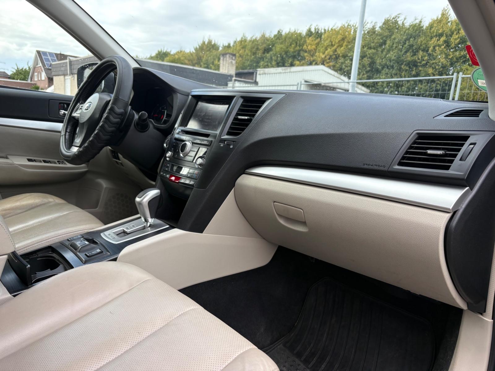 Subaru Legacy Kombi/ Outback Comfort/ Automatik/Leder