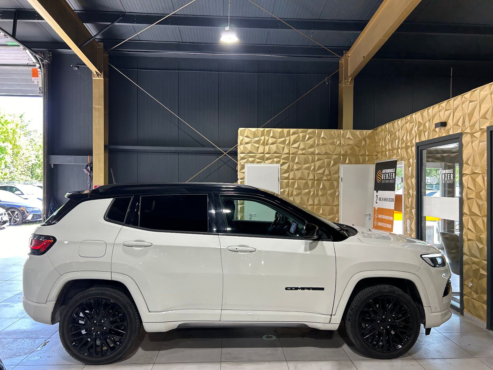 Fahrzeugabbildung Jeep Compass S Plug-In Hybrid 4WD/KAMERA/ACC/NAVI/DAB