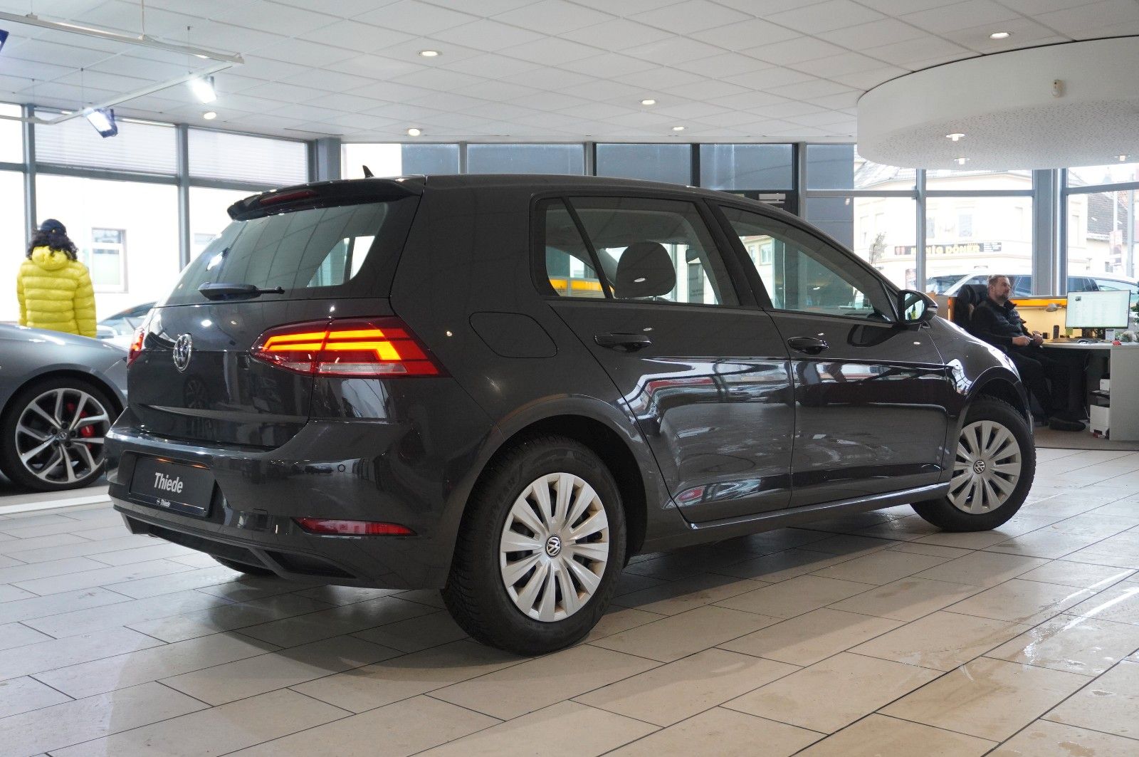 Fahrzeugabbildung Volkswagen Golf VII Lim. 1.0 TSI TRENDLINE NAVI/SHZ/PDC