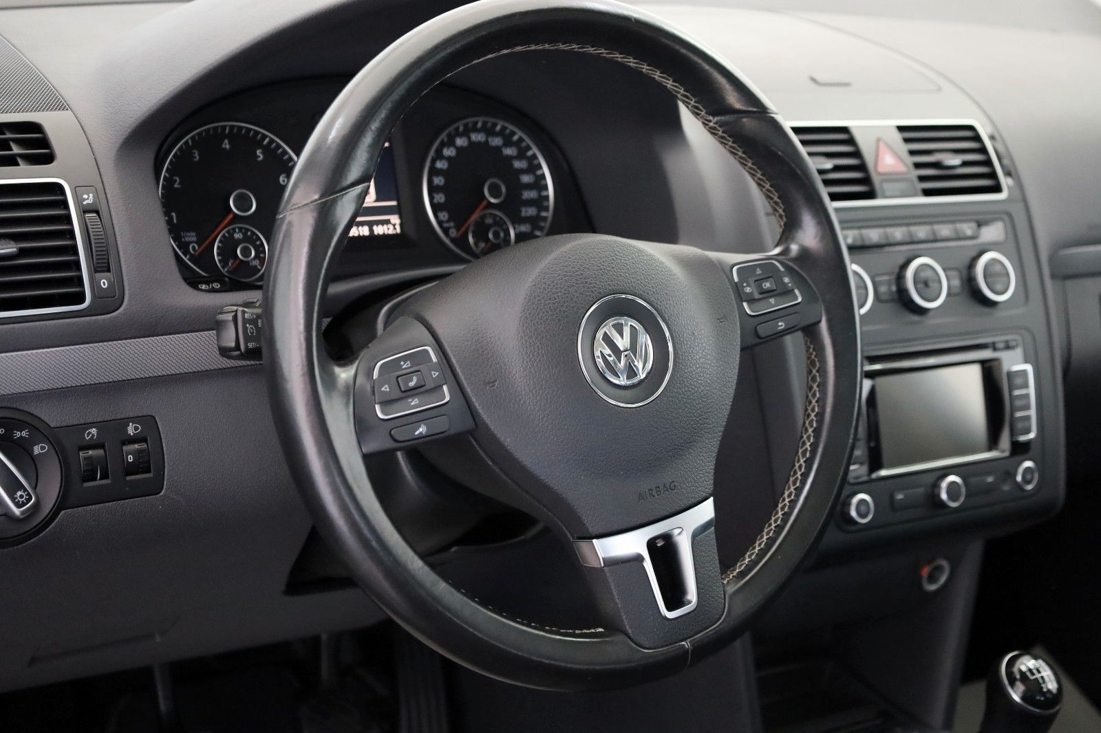 Fahrzeugabbildung Volkswagen Touran Match Navi,Panorama,SK,PDC,AHK,SR+WR