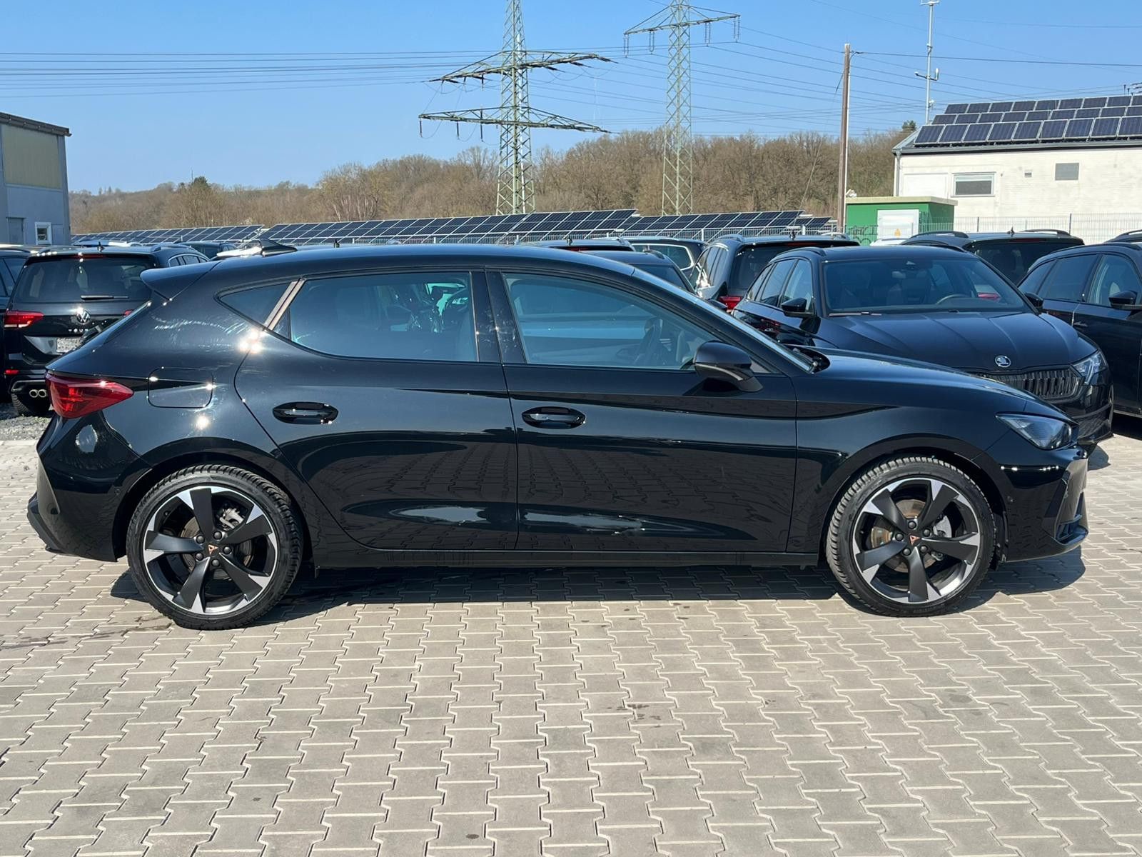 Vehicle illustration CUPRA Leon 1.5 eTSI EDGE DSG*ACC*KAM*18"5JGARANTIE