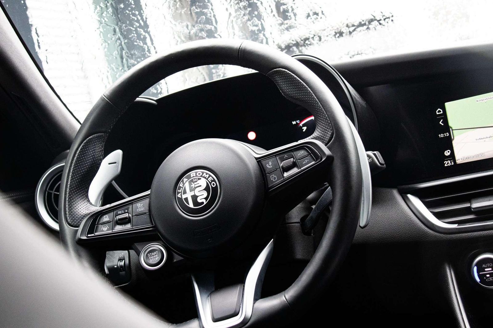 Fahrzeugabbildung Alfa Romeo Giulia MY23 Veloce 2.0T Vom AR Vertragshändler