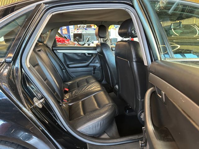 Audi A4  *TÜV 0228*KLIMAAUTOMATIK*SitzHZ*VOLL-LEDER*