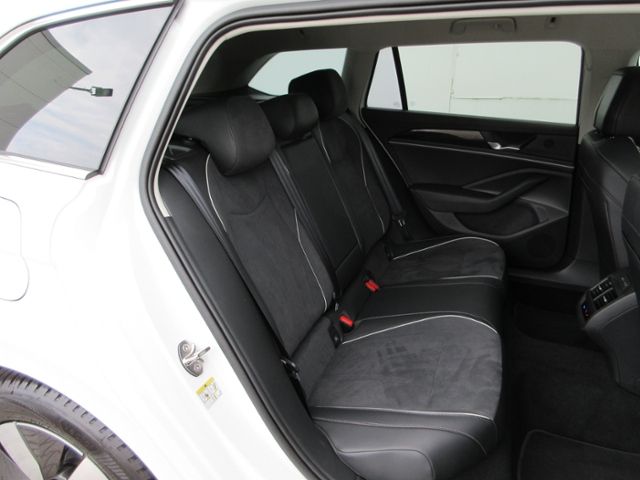 Passat Variant 1.5 eTSI DSG IQ.DRIVE/AHK/LED/NAV