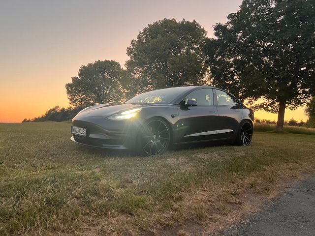 Tesla Model 3 Long Range Dual AWD