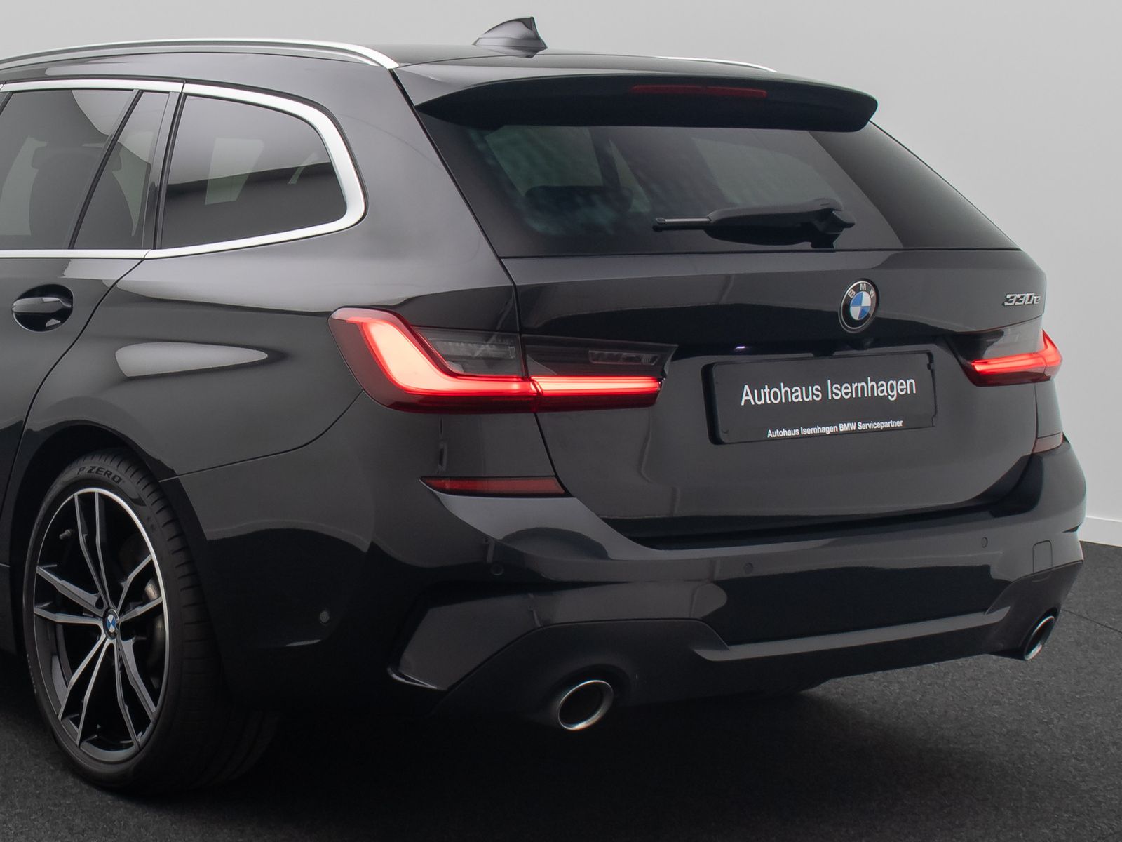 Fahrzeugabbildung BMW 330e M Sport Panorama DAB HUD 360&deg; H/K 19Zoll