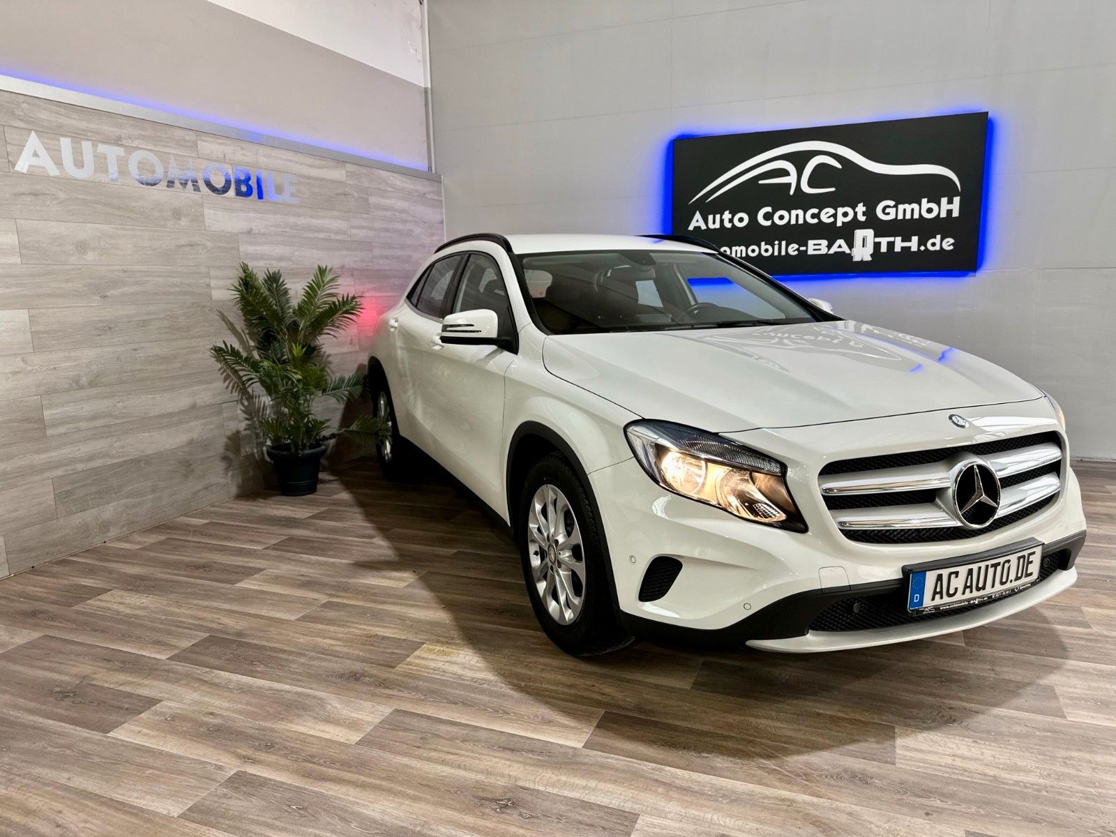 Fahrzeugabbildung Mercedes-Benz GLA 200 Style *Navi *PDC *1.Hand *Teilleder