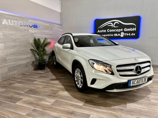 Mercedes-Benz GLA 200 Style *Navi *PDC *1.Hand