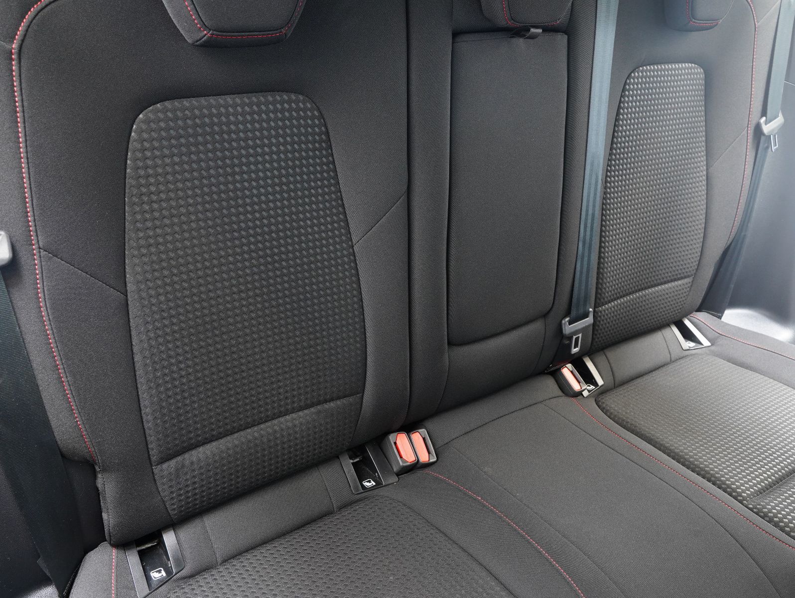 Fahrzeugabbildung Ford Focus Turnier ST-Line X 1.0 EcoBoost Mild-Hybrid