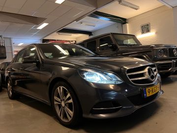 Mercedes E 200 - 1