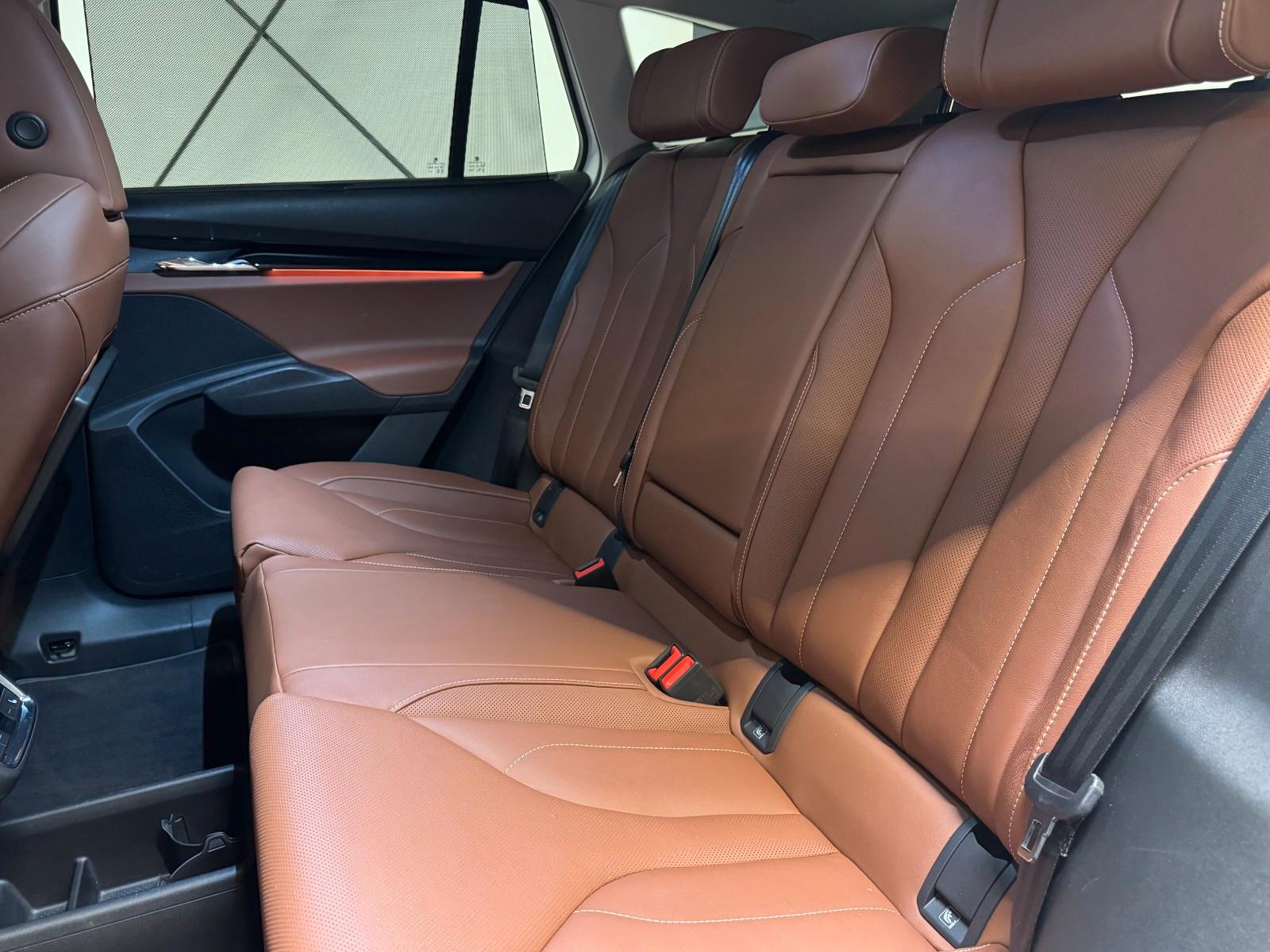 Skoda ENYAQ 80X ecoSUITE 195KW*HUD*AHK*360*MATRIX*WÄPU