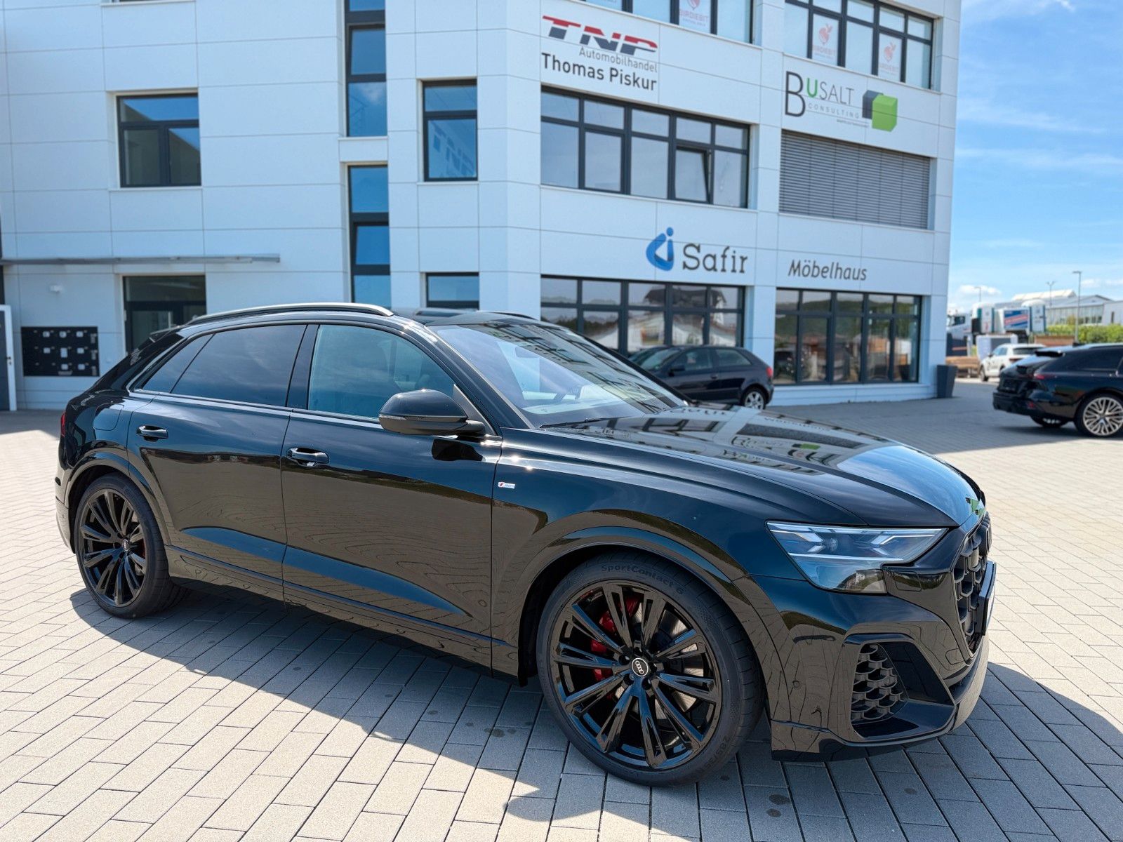 Audi Q8 TFSI e-hybrid 360 KW +AHK+PANO+