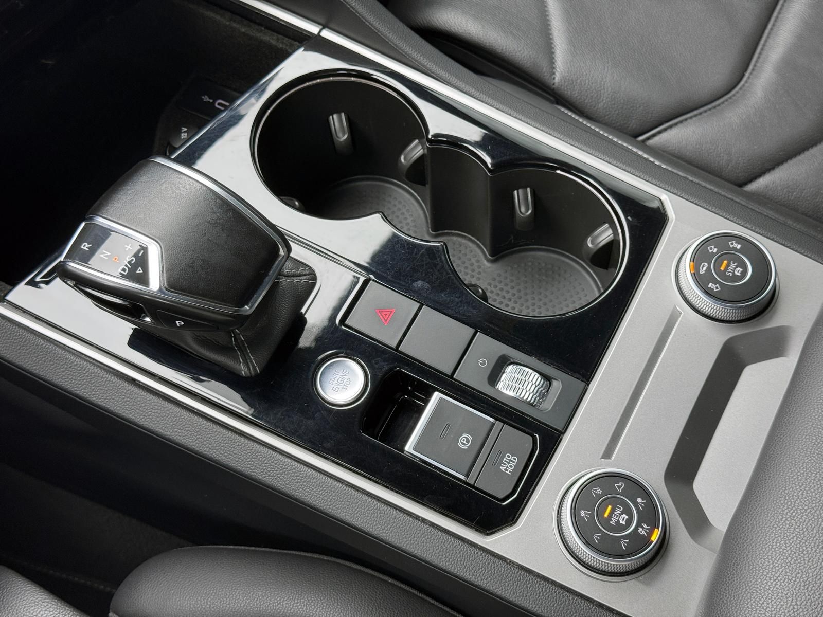 Fahrzeugabbildung Volkswagen 3.0 TDI R-LINE/ALLRADLENK/DYNAUDIO/STANDHZ/AHK/M