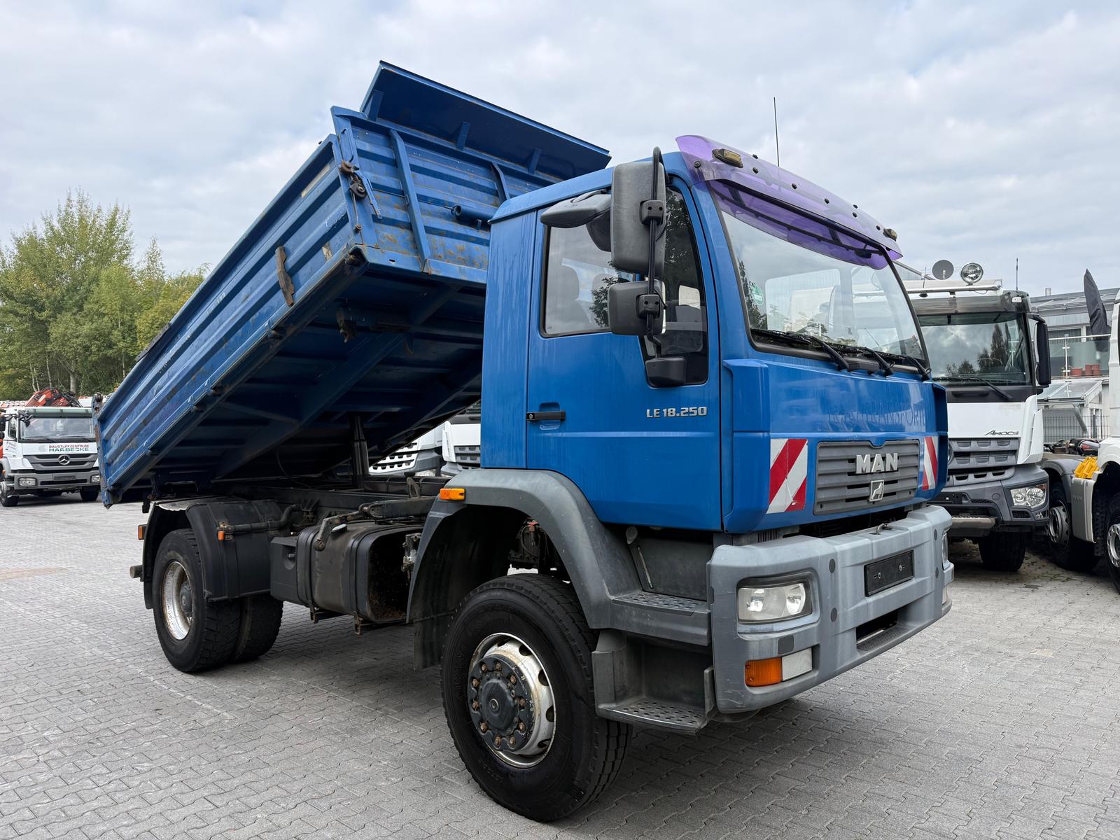MAN LE 18.250 4X4 BB Meiller