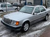 Mercedes-Benz E 200 / OLDTIMER / TÜV NEU - gebrauchte Mercedes-Benz E 200 aus dem Jahr 1991