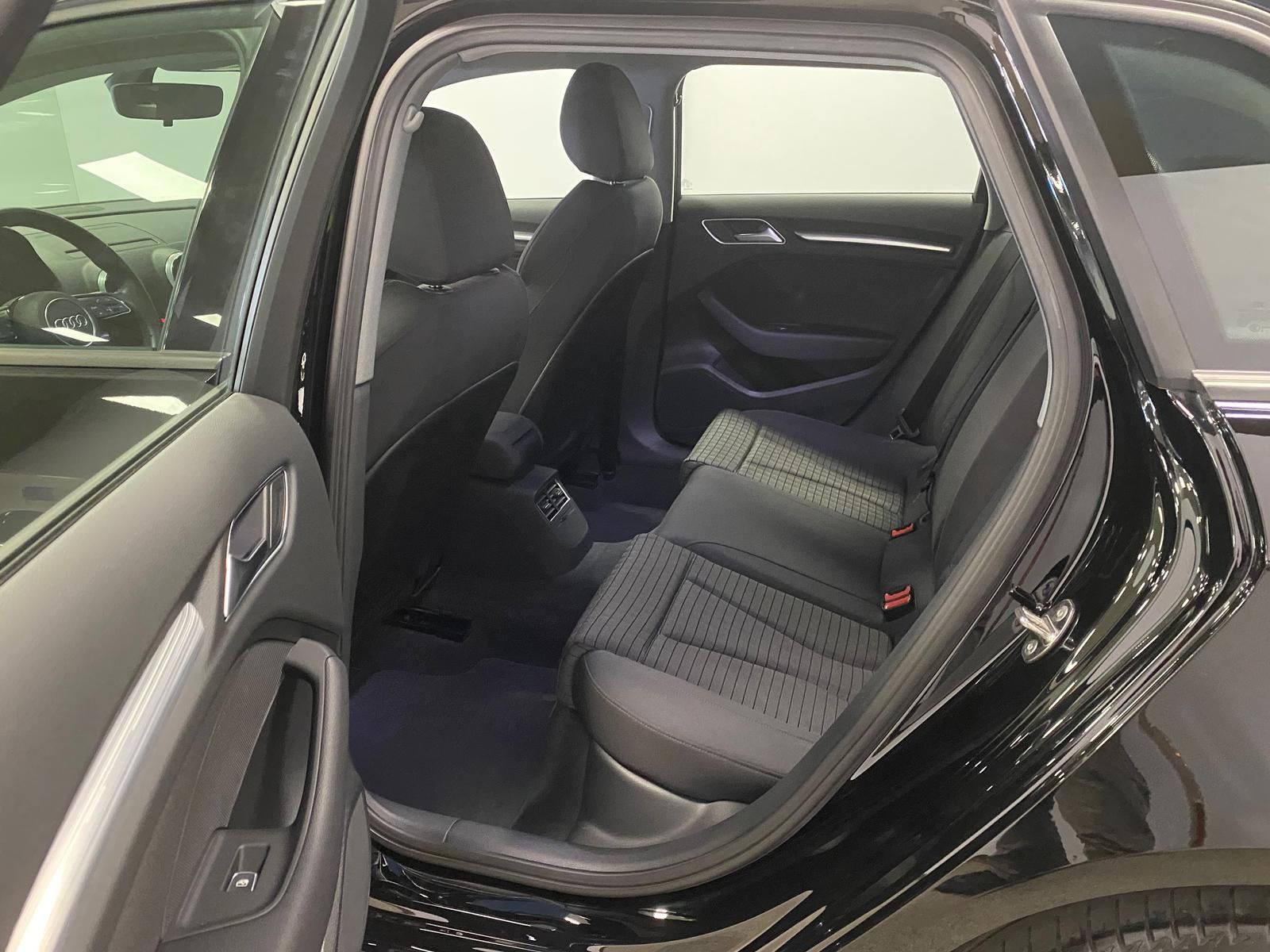 Fahrzeugabbildung Audi A3 1.5 ACT 35 TFSI SPORT NAVI+PDC+SITZHEIZ+KLIMA