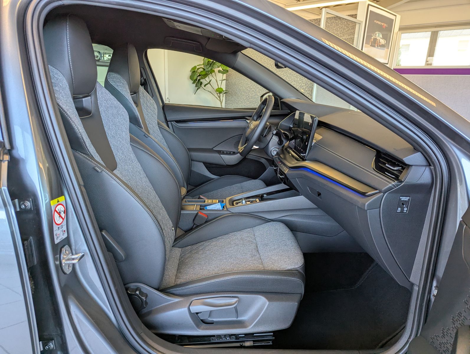 SKODA Octavia 2.0 TDI DSG Sportline Matix Assist+ 18" - Image 15