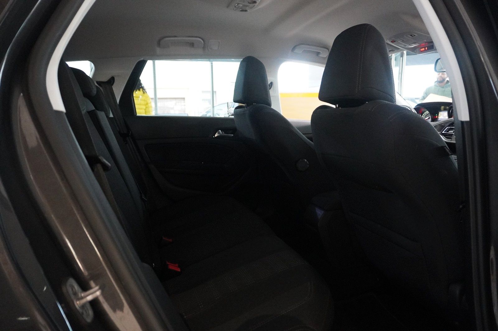 Fahrzeugabbildung Peugeot 308 SW 1.2T ALLURE NAVI/LED/KAMERA/SHZ/SPORT/AHK