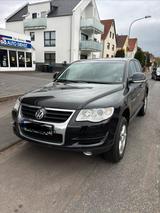 Volkswagen VW Touareg 7L Facelift 2.5 TDI R5 - Volkswagen Touareg mit Diesel-Antrieb: Geländewagen, 2.5