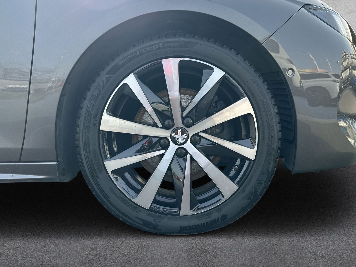 Fahrzeugabbildung Peugeot 508 SW Hybrid 225 Allure Sportpaket El. Panodach