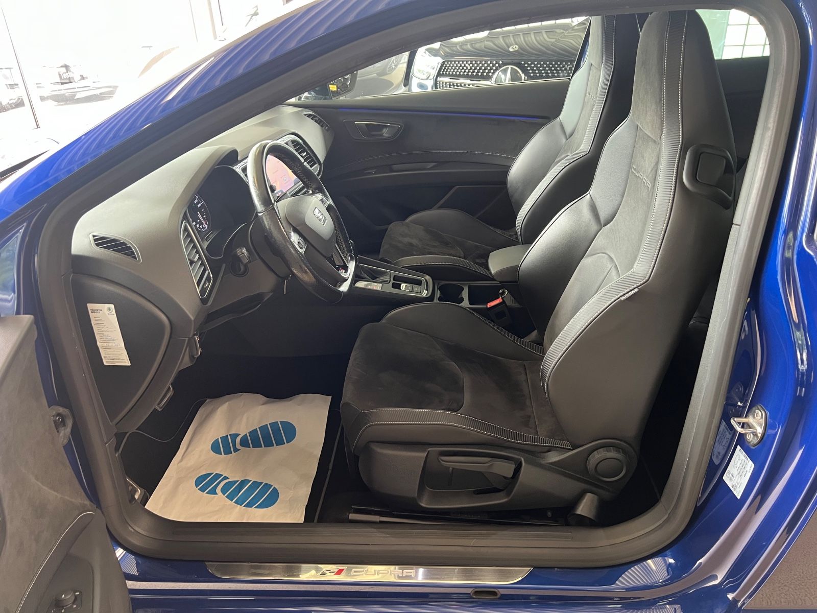 Fahrzeugabbildung SEAT Leon SC Cupra 300 *Mystery Blue* SPORTSITZE *