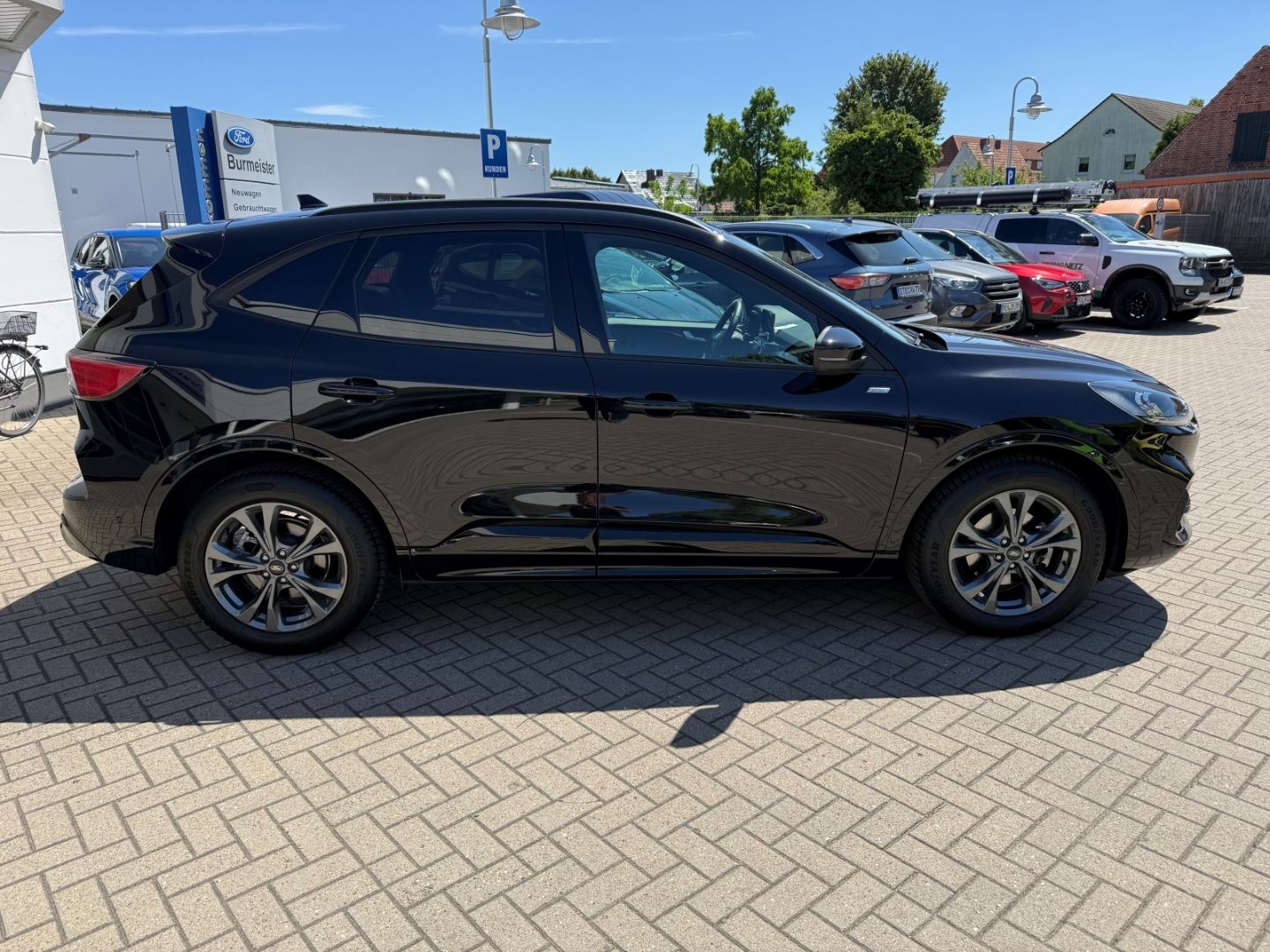 Fahrzeugabbildung Ford Kuga ST-Line X ACC LED Pano RFK Navi B&O AHK TWA