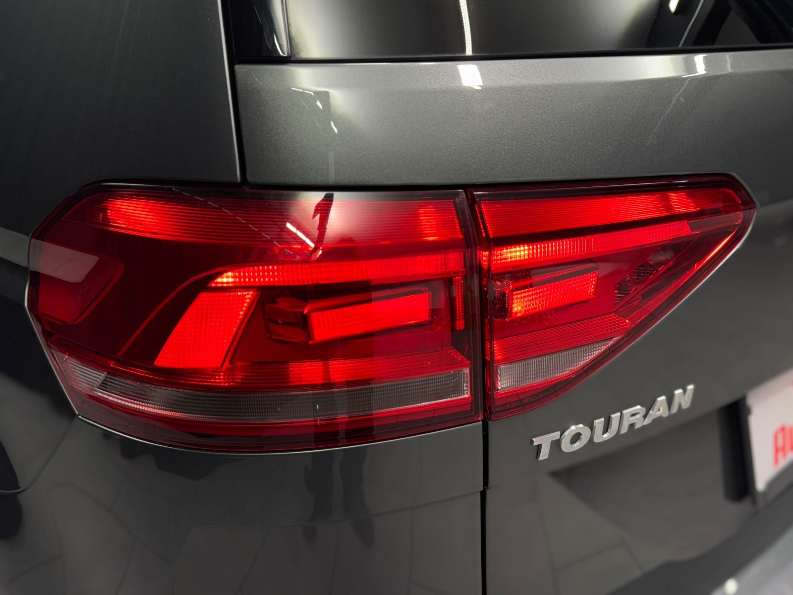 Fahrzeugabbildung Volkswagen Touran Highline|DSG|NAVI|7-SITZER|R-LINE|