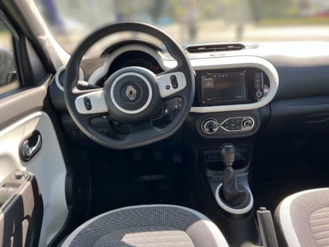 Fahrzeugabbildung Renault Twingo Equilibre 1.0 SCe 65 EU6d Klimaautom DAB