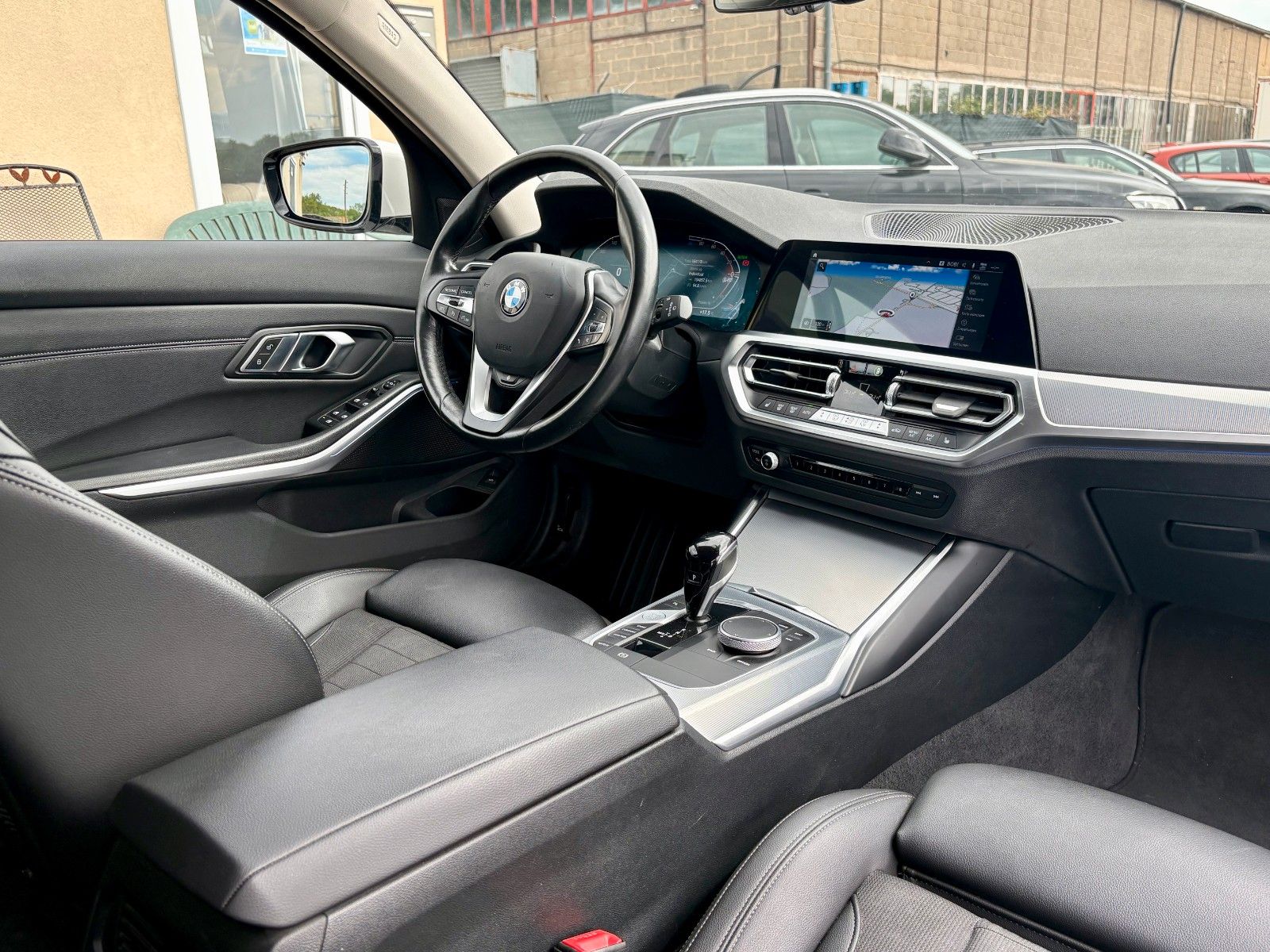 Fahrzeugabbildung BMW 320d xDrive SPORT LINE Navi Laser Standhz Leder