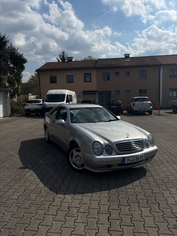 Mercedes-Benz CLK 320