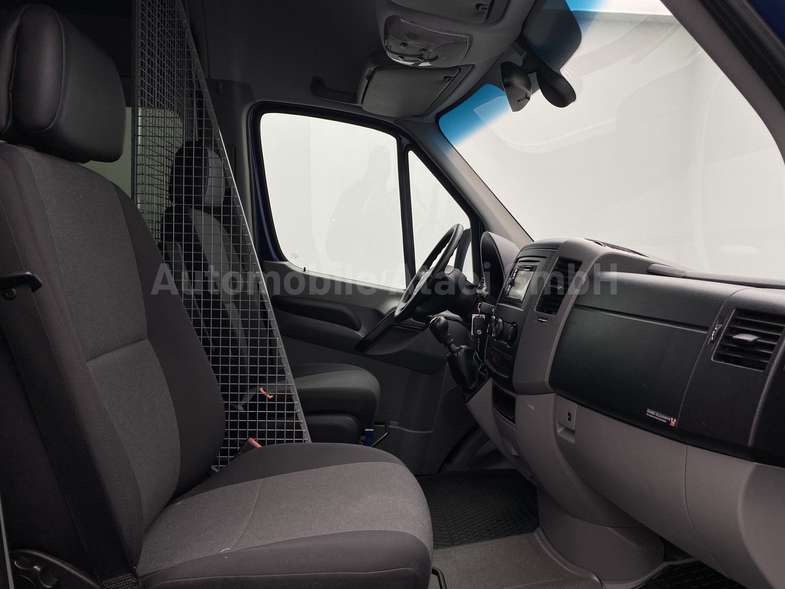 Fahrzeugabbildung Volkswagen Crafter Kombi 35 *Rollstuhl-Lift* KAMERA 0903