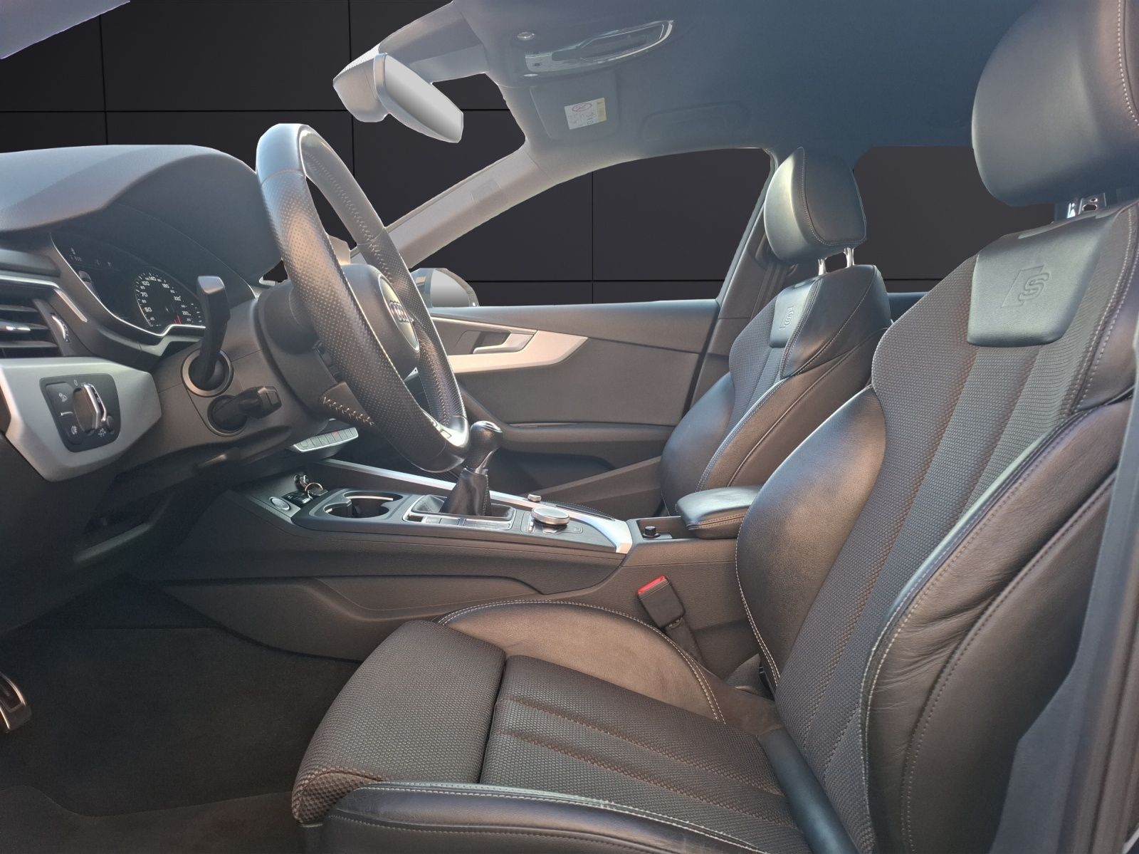 Fahrzeugabbildung Audi A4 Avant TFSI ultra S-Line LED AHK Navi B&O SH 1