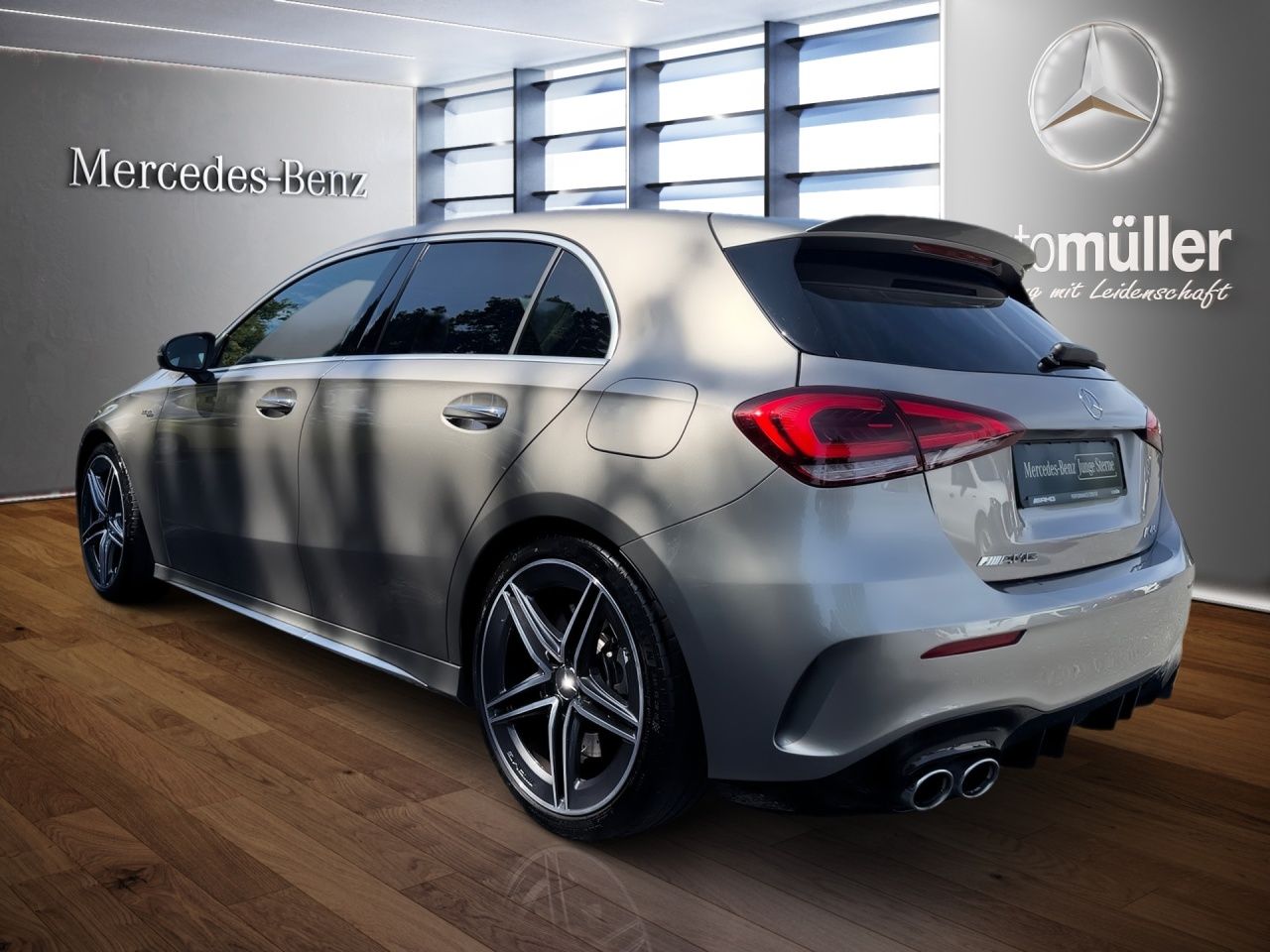 Fahrzeugabbildung Mercedes-Benz AMG A 45 4M+ MEMORY+MULTIBEAM+CARPL+AMBIENT+KEYL