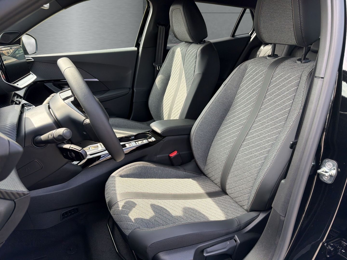 Peugeot 2008 - Bild 8