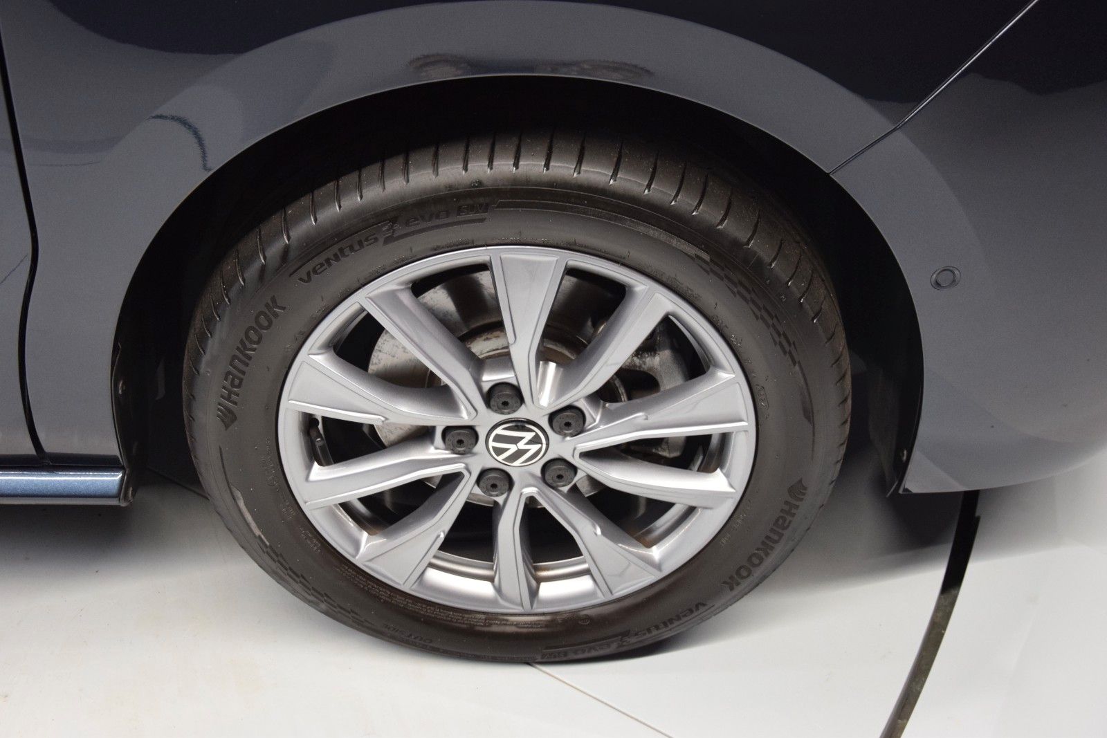 Fahrzeugabbildung Volkswagen T7 Multivan Pano ACC Keyless 3-Zonen Standheiz