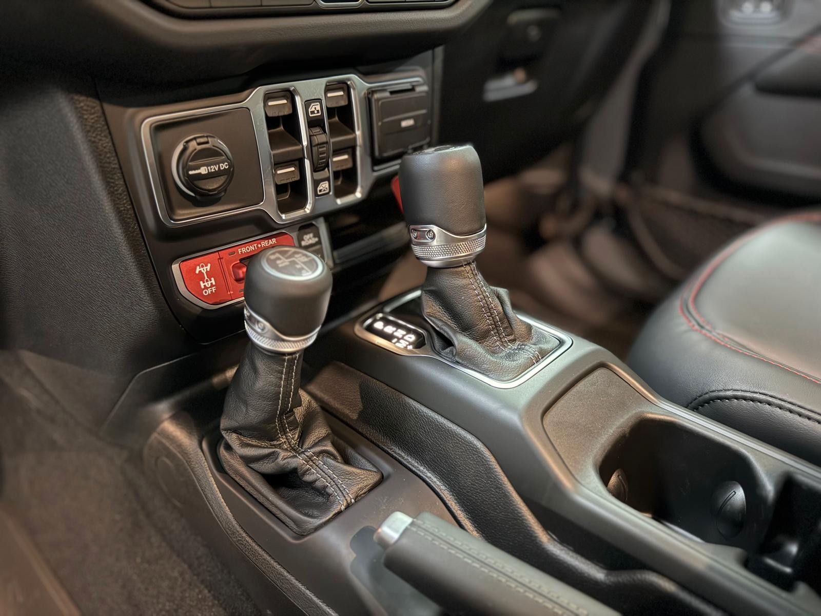 Fahrzeugabbildung Jeep RUBICON X 3.6L-V6-CAM-35"-AHK-HT