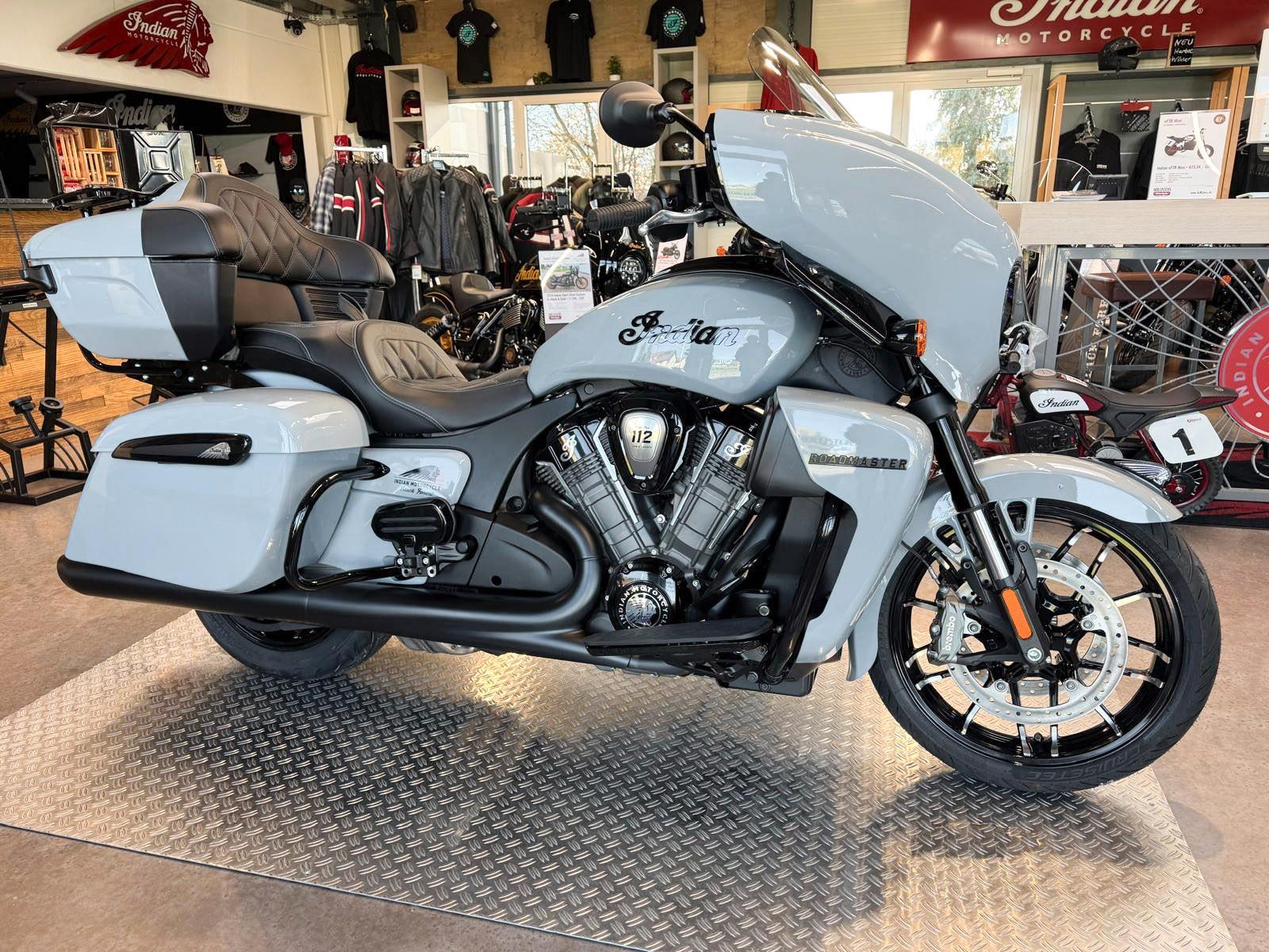 Indian 2025 Roadmaster Dark Horse PowerPlus STORM GRAY