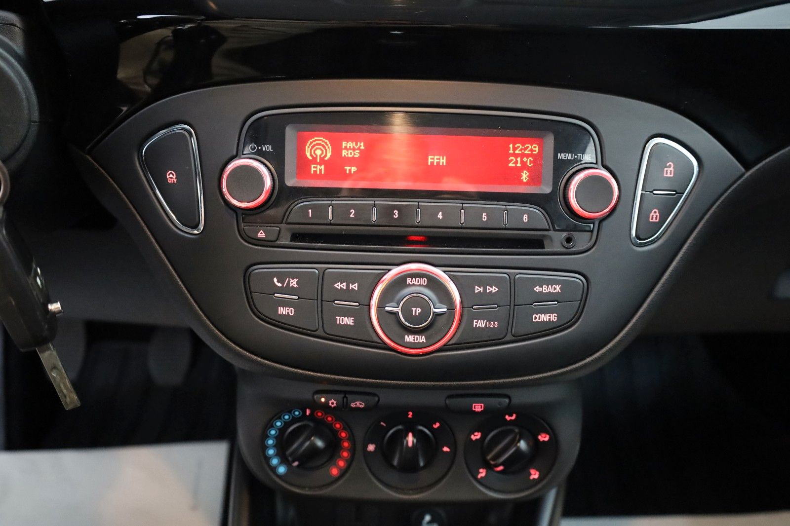 Fahrzeugabbildung Opel Corsa E Edition Klima,Allwetterreifen