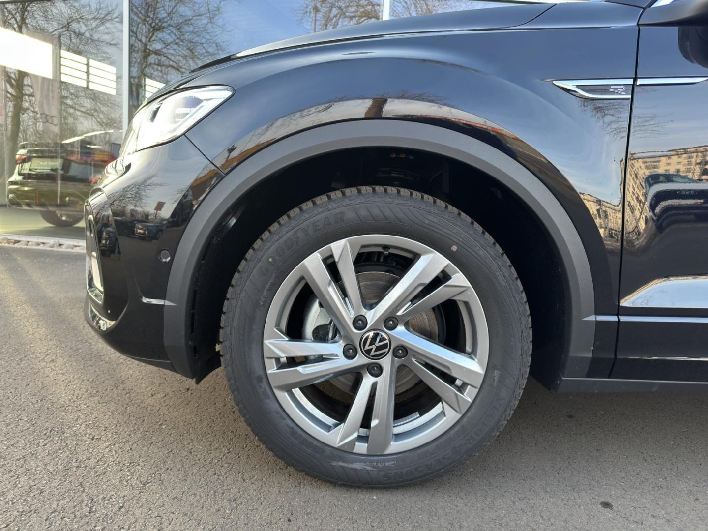 Fahrzeugabbildung Volkswagen T-ROC R-Line R-Line,Easy-Open,GJR,RFK,Navi,Clima