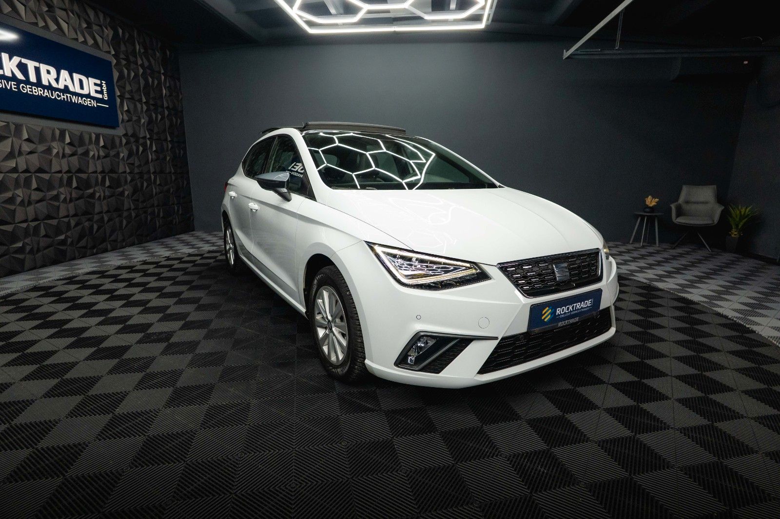 Fahrzeugabbildung SEAT Ibiza Xcellence Sport DSG *LED*Panorama*Kamera*