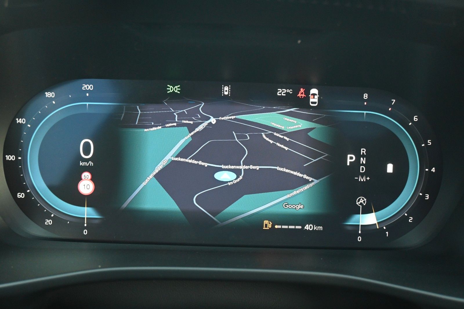 Fahrzeugabbildung Volvo XC40 B4 DKG Plus Black Edition*FSHZG*360*ACC*AHK