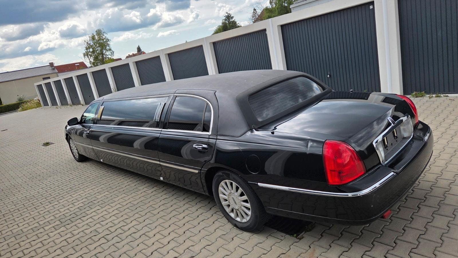 Lincoln Town Car 4.6 Stretchlimousine 8,00m TÜV 12/2026