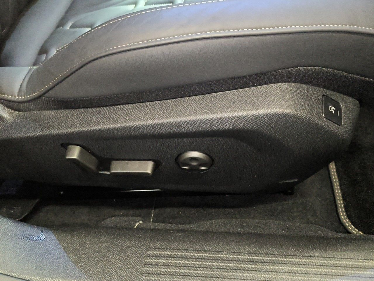 Fahrzeugabbildung Peugeot 508 GT - Leder - viele Extras Klima Navi Leder